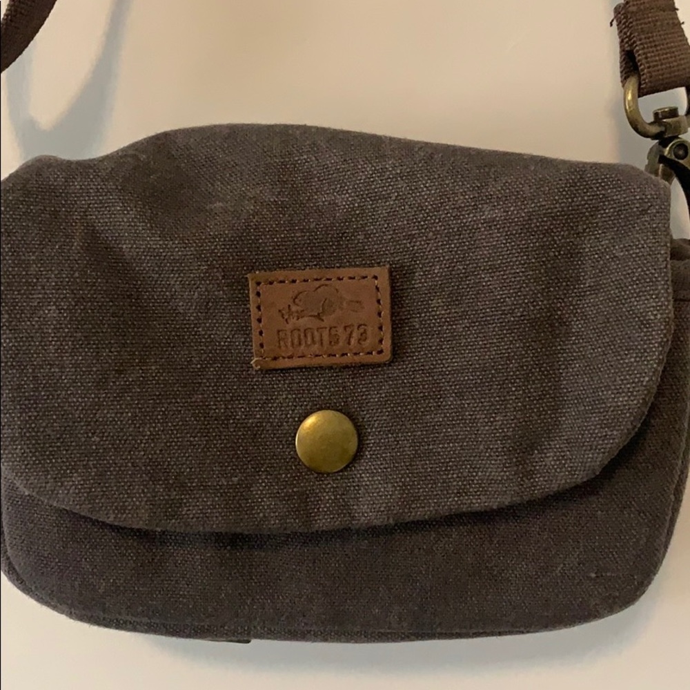 Roots Camera Bag